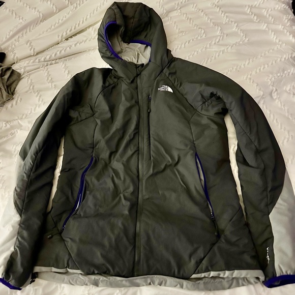 North face Ventrix Hoody. In new condition, barely worn - Picture 1 of 3
